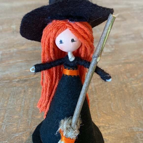 Handmade Witch Doll Decor – Unique Spooky Witchcraft Figure, Perfect for Hallowe - Picture 4 of 4